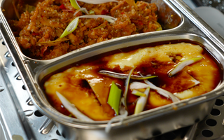One pot Chinese steamed school lunch